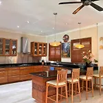 4 Bedroom Tropical Luxury Villa