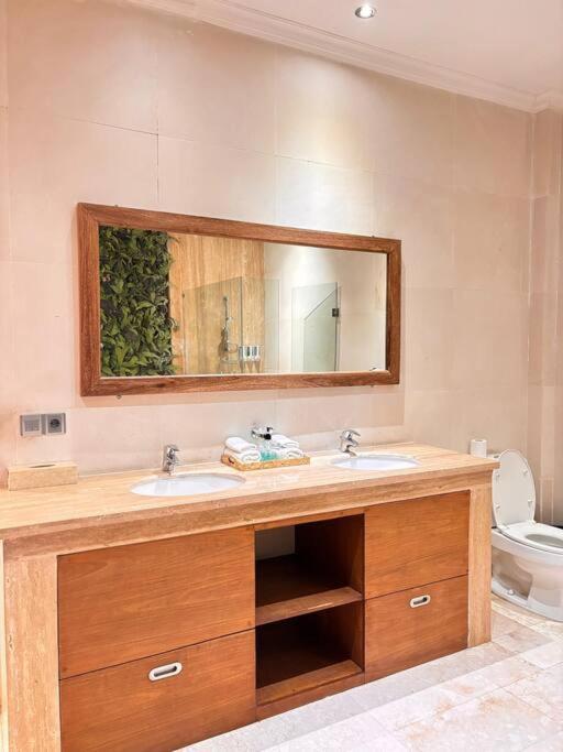 4 Bedroom Tropical Luxury Villa *