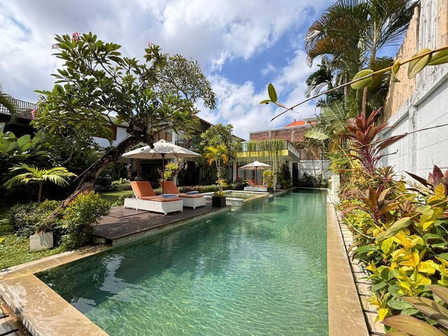 4 Bedroom Tropical Luxury Villa