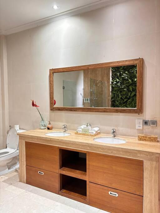 4 Bedroom Tropical Luxury *