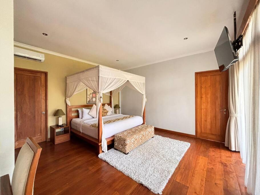 Villa 4 Bedroom Tropical Luxury *